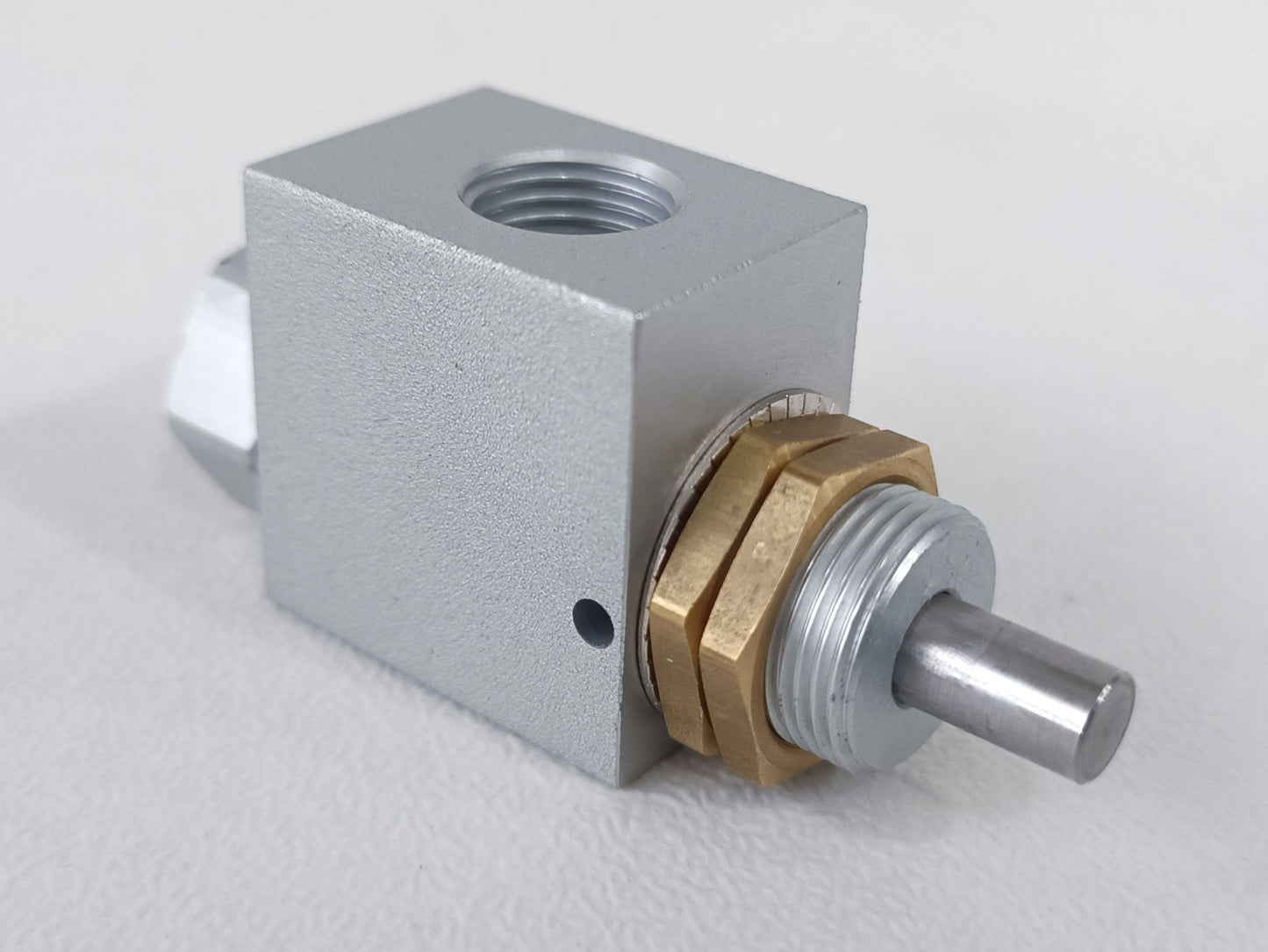 High flow 1/8" Normally Open 3 way Valve